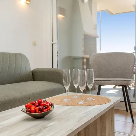 Vermell-8 By Interhome Daire